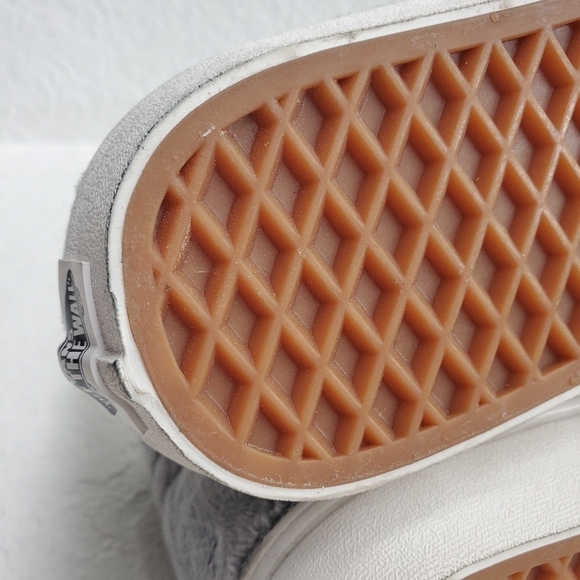 NWT Vans x Free People U Sk8-Hi Faux Fur Sneakers in Gray - Picture 9 of 12